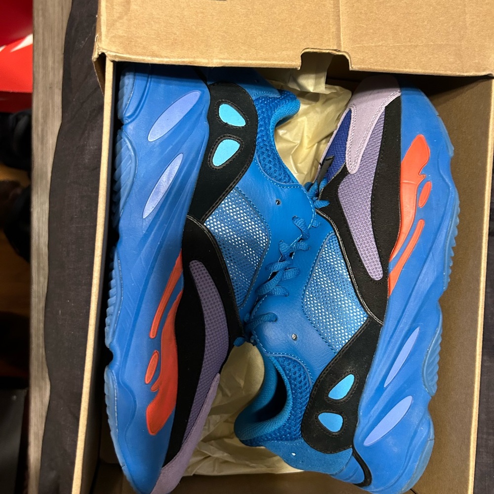 Yezzy 700